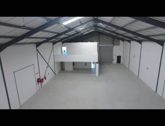 502M² WAREHOUSE TO LET IN FIRGROVE